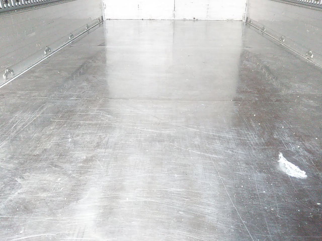 三菱ふそうキャンターアルミウイング小型（2t・3t）[写真12]