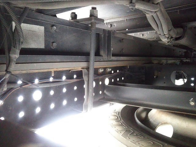 三菱ふそうキャンターアルミウイング小型（2t・3t）[写真15]