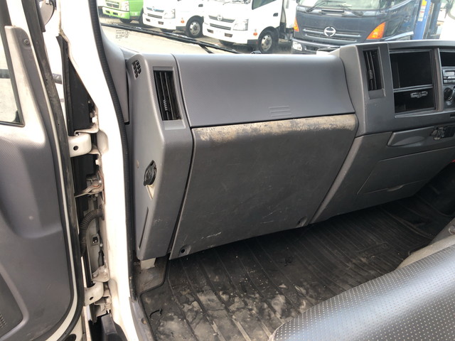 いすゞエルフ平ボディ小型（2t・3t）[写真30]