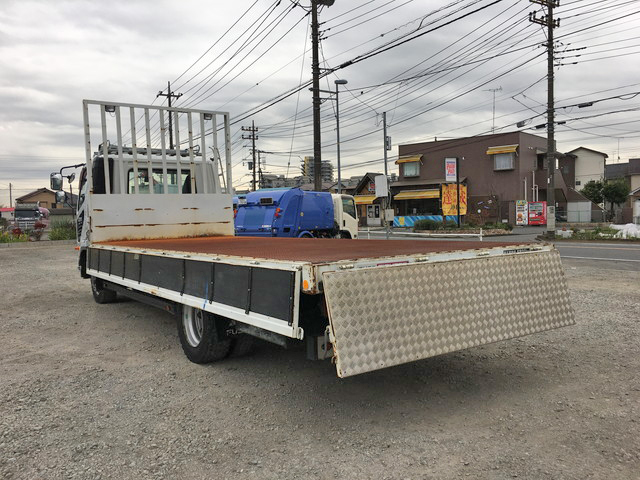 三菱ふそうファイター平ボディ増トン（6t・8t）[写真12]