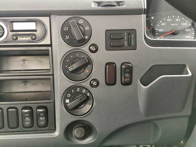 三菱ふそうファイター平ボディ増トン（6t・8t）[写真36]