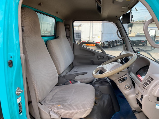 トヨタトヨエースアルミバン小型（2t・3t）[写真29]