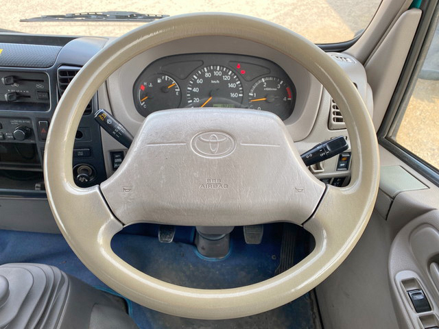 トヨタトヨエースアルミバン小型（2t・3t）[写真34]