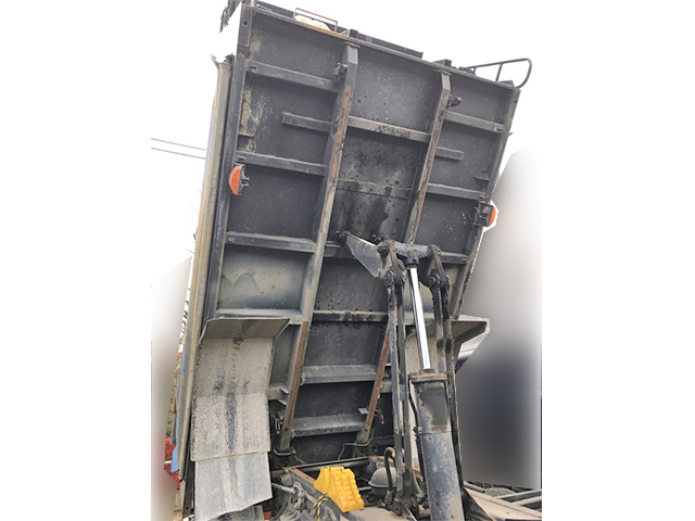 日野レンジャーダンプ増トン（6t・8t）[写真11]