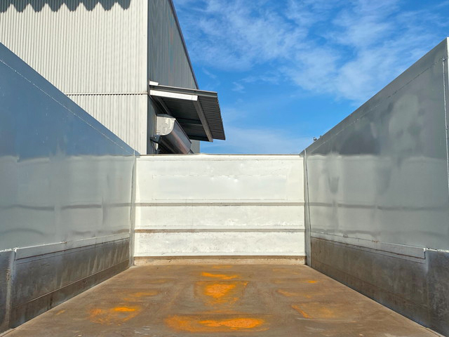 いすゞエルフ深ダンプ（土砂禁ダンプ）小型（2t・3t）[写真10]