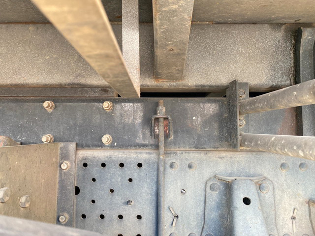 いすゞエルフ深ダンプ（土砂禁ダンプ）小型（2t・3t）[写真24]