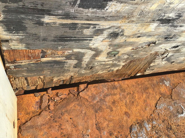 いすゞエルフ平ボディ小型（2t・3t）[写真12]