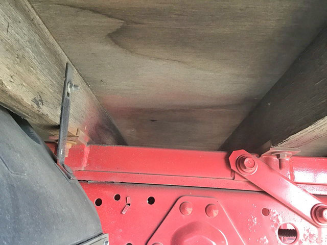 いすゞエルフ平ボディ小型（2t・3t）[写真16]