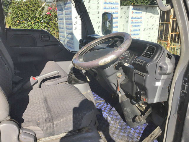 いすゞエルフ平ボディ小型（2t・3t）[写真24]