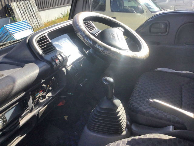 いすゞエルフ平ボディ小型（2t・3t）[写真26]