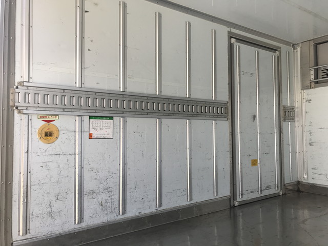 三菱ふそうキャンター冷凍車（冷蔵車）小型（2t・3t）[写真13]