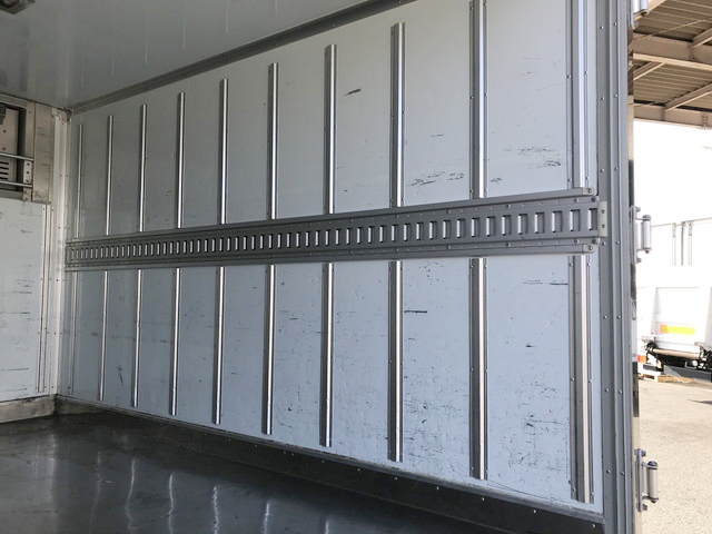 三菱ふそうキャンター冷凍車（冷蔵車）小型（2t・3t）[写真14]