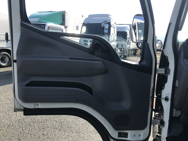 三菱ふそうキャンター冷凍車（冷蔵車）小型（2t・3t）[写真28]