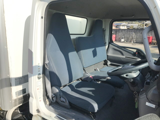 三菱ふそうキャンター冷凍車（冷蔵車）小型（2t・3t）[写真31]