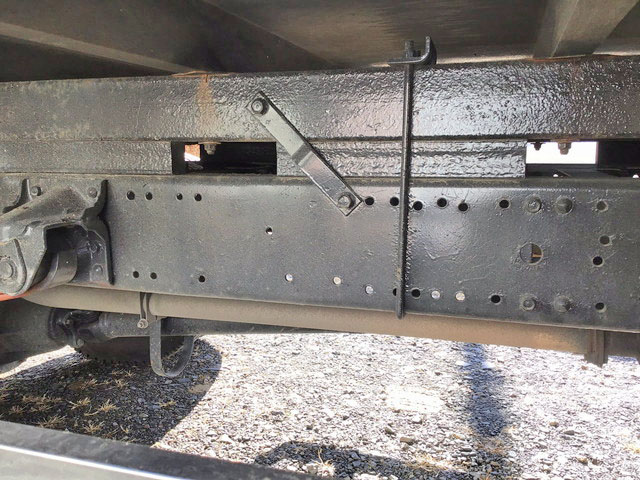 三菱ふそうキャンター平ボディ小型（2t・3t）[写真13]