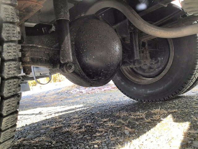 三菱ふそうキャンター平ボディ小型（2t・3t）[写真16]