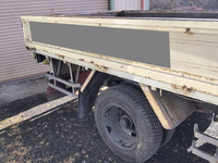 三菱ふそうキャンター平ボディ小型（2t・3t）[写真05]