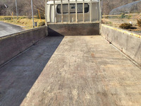 三菱ふそうキャンター平ボディ小型（2t・3t）[写真09]