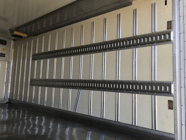 三菱ふそうキャンター冷凍車（冷蔵車）小型（2t・3t）[写真11]