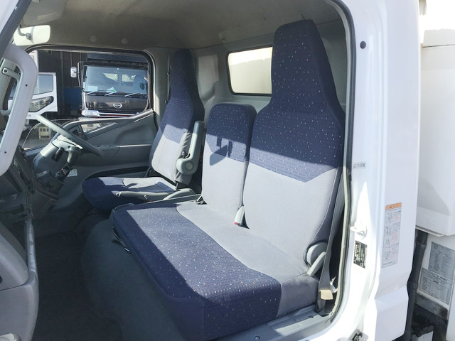 三菱ふそうキャンター冷凍車（冷蔵車）小型（2t・3t）[写真29]