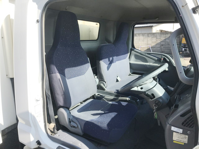 三菱ふそうキャンター冷凍車（冷蔵車）小型（2t・3t）[写真30]