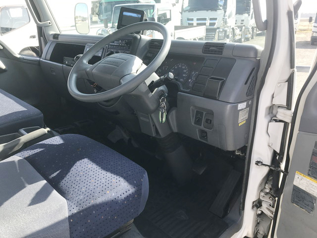 三菱ふそうキャンター冷凍車（冷蔵車）小型（2t・3t）[写真34]