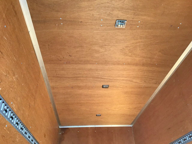 三菱ふそうキャンターパネルバン小型（2t・3t）[写真07]