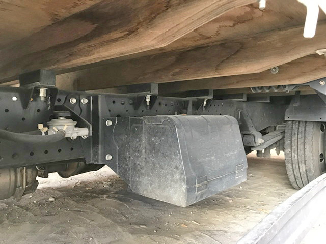 いすゞエルフ平ボディ小型（2t・3t）[写真17]