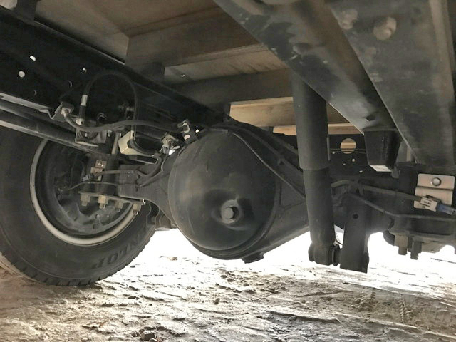 いすゞエルフ平ボディ小型（2t・3t）[写真18]