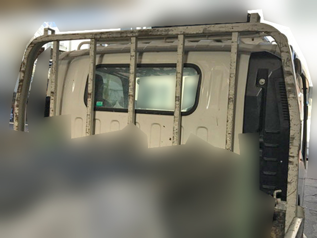 いすゞエルフ平ボディ小型（2t・3t）[写真09]