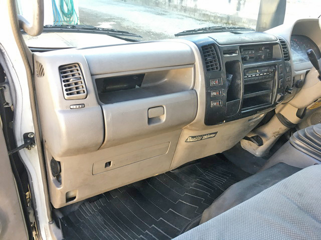 日野デュトロパネルバン小型（2t・3t）[写真31]