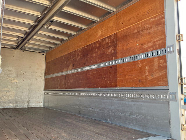 いすゞフォワードアルミウイング中型（4t）[写真14]