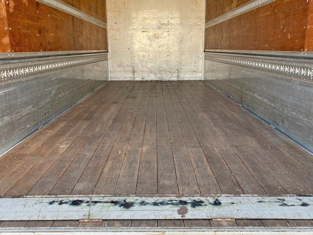 いすゞフォワードアルミウイング中型（4t）[写真15]