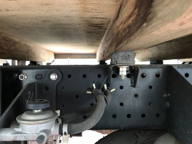 いすゞエルフ平ボディ小型（2t・3t）[写真13]