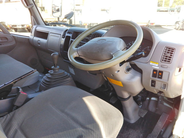 トヨタダイナアルミウイング小型（2t・3t）[写真33]