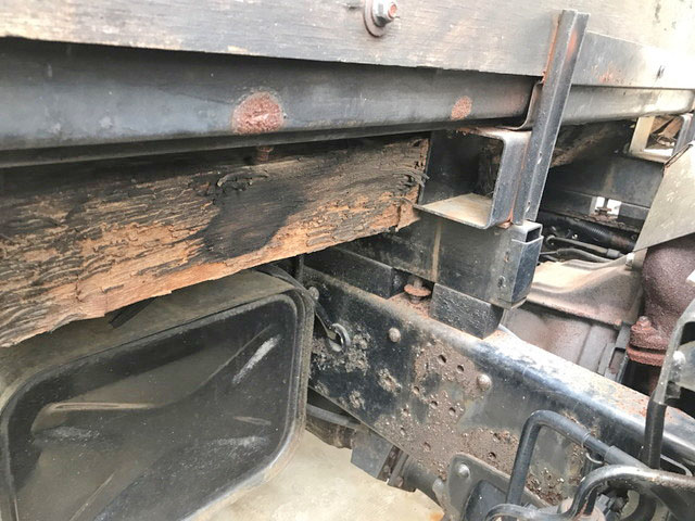 三菱ふそうキャンター平ボディ小型（2t・3t）[写真14]