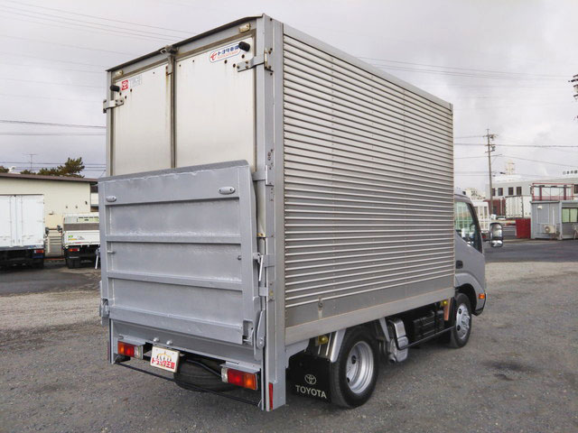 トヨタトヨエースアルミバン小型（2t・3t）[写真02]