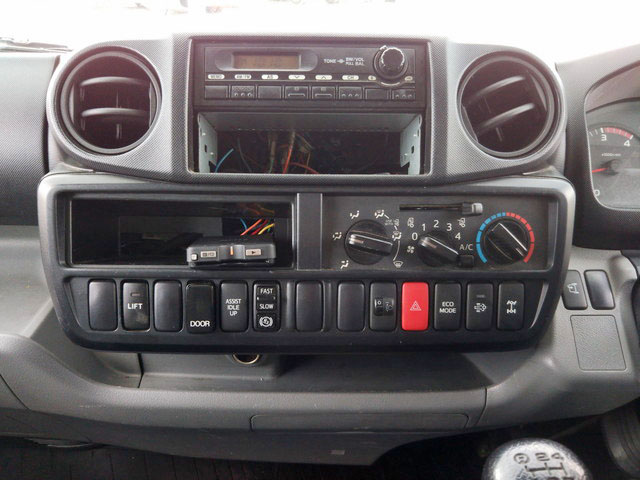 トヨタトヨエースアルミバン小型（2t・3t）[写真38]