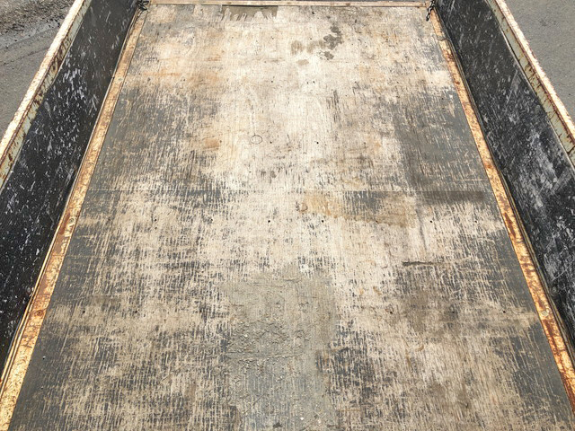 三菱ふそうキャンター平ボディ小型（2t・3t）[写真13]