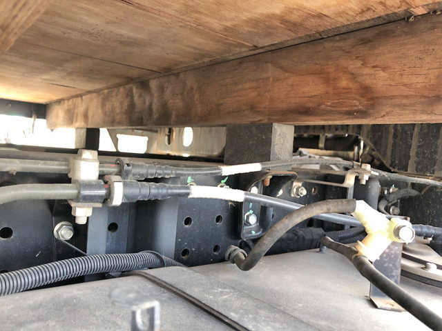 三菱ふそうキャンター平ボディ小型（2t・3t）[写真19]