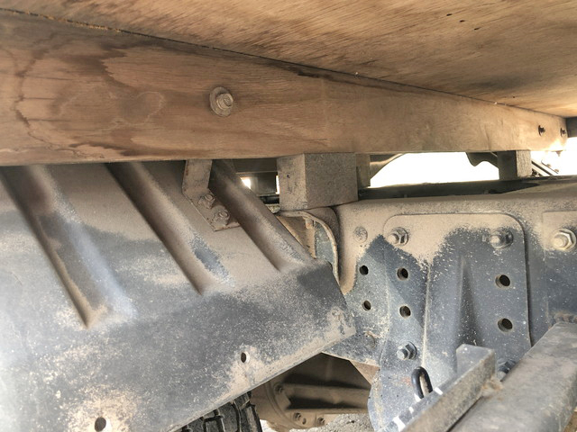 三菱ふそうキャンター平ボディ小型（2t・3t）[写真20]