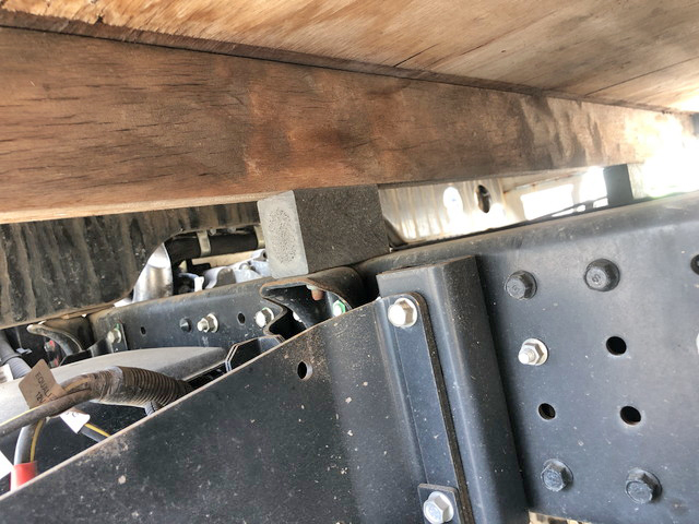 三菱ふそうキャンター平ボディ小型（2t・3t）[写真23]