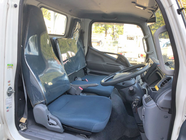 三菱ふそうキャンター平ボディ小型（2t・3t）[写真34]