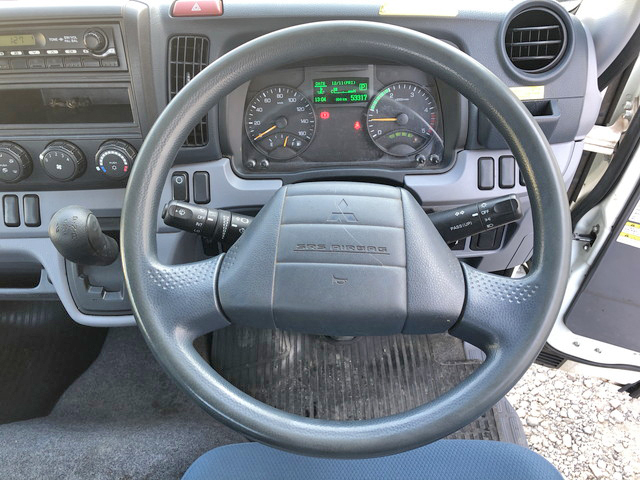 三菱ふそうキャンター平ボディ小型（2t・3t）[写真36]