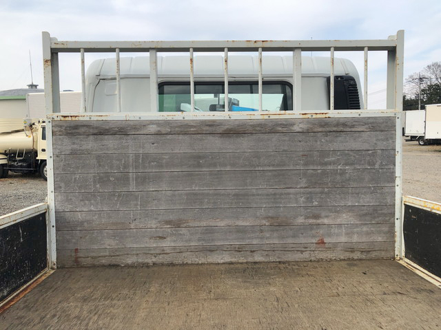 三菱ふそうキャンター平ボディ小型（2t・3t）[写真13]