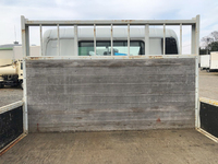 三菱ふそうキャンター平ボディ小型（2t・3t）[写真13]