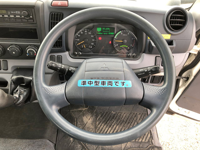 三菱ふそうキャンター平ボディ小型（2t・3t）[写真36]