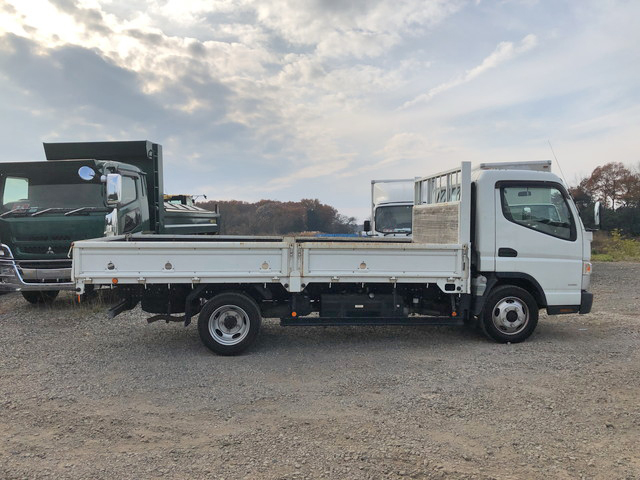 三菱ふそうキャンター平ボディ小型（2t・3t）[写真07]