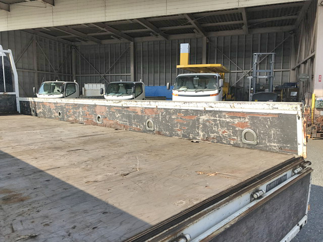 日野レンジャー平ボディ中型（4t）[写真12]