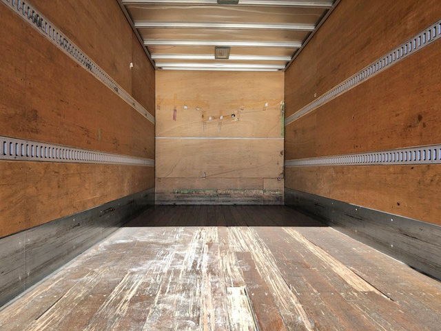 いすゞフォワードアルミバン中型（4t）[写真10]